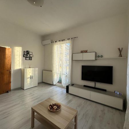 شقة La Casa Di Carlotta Ceparana المظهر الخارجي الصورة